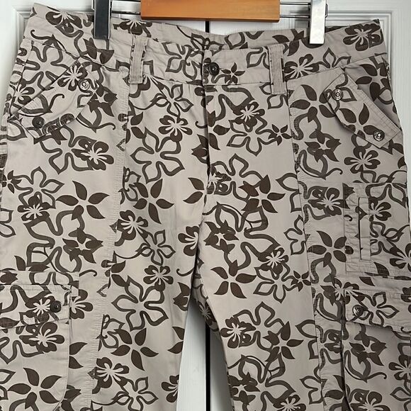 Roots Cotton Flower Print Cargo Shorts Size 14 - Picture 3 of 14